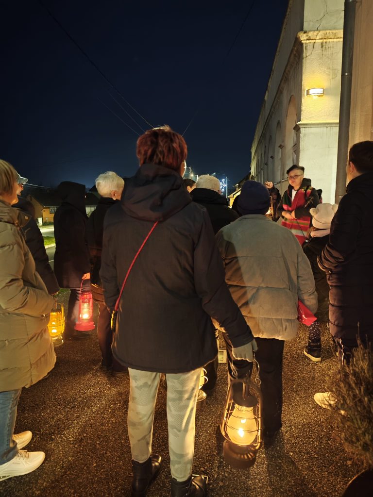 Hodajmo s fenjerima UDRUGA ZENA IZVOR