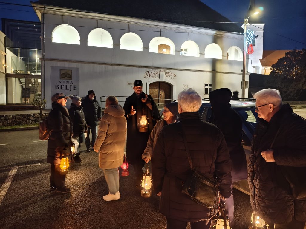 Hodajmo s fenjerima Udruga žana Izvor